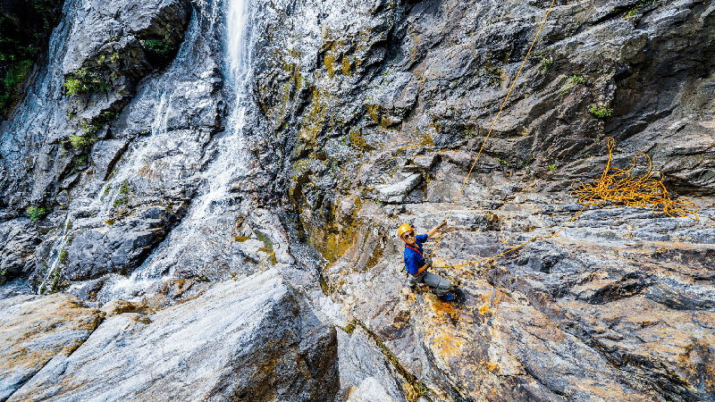 Conquering the adventurous peak of Do Quyen waterfall 2 days 1 night (14)